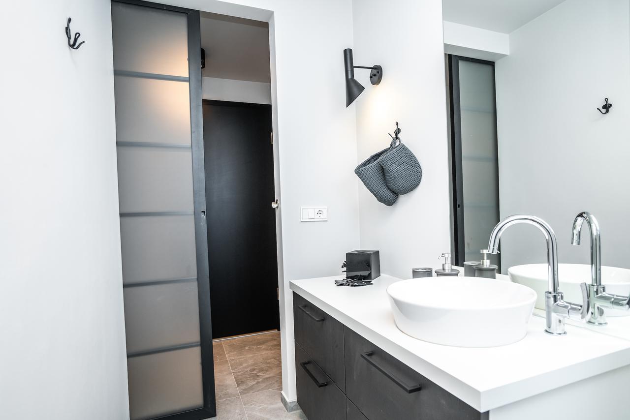 H96 Luxury Suite ケプラヴィーク エクステリア 写真